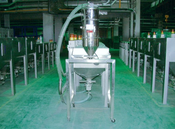 全自動(dòng)上料機(jī).jpg